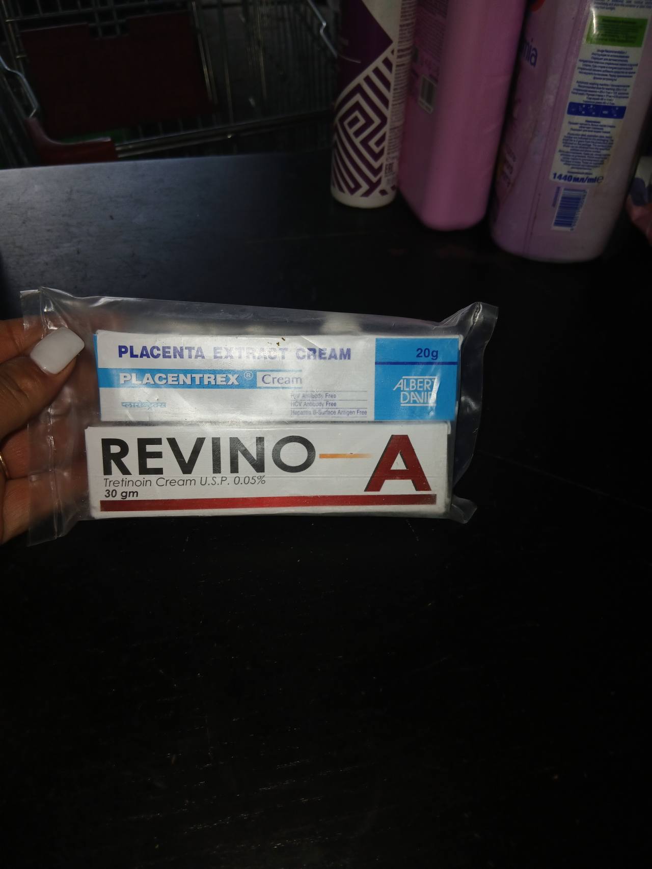 PLACENTREX® Placenta Extract Cream и REVINO-A Tretinoin Cream U.S.P. 0.05%