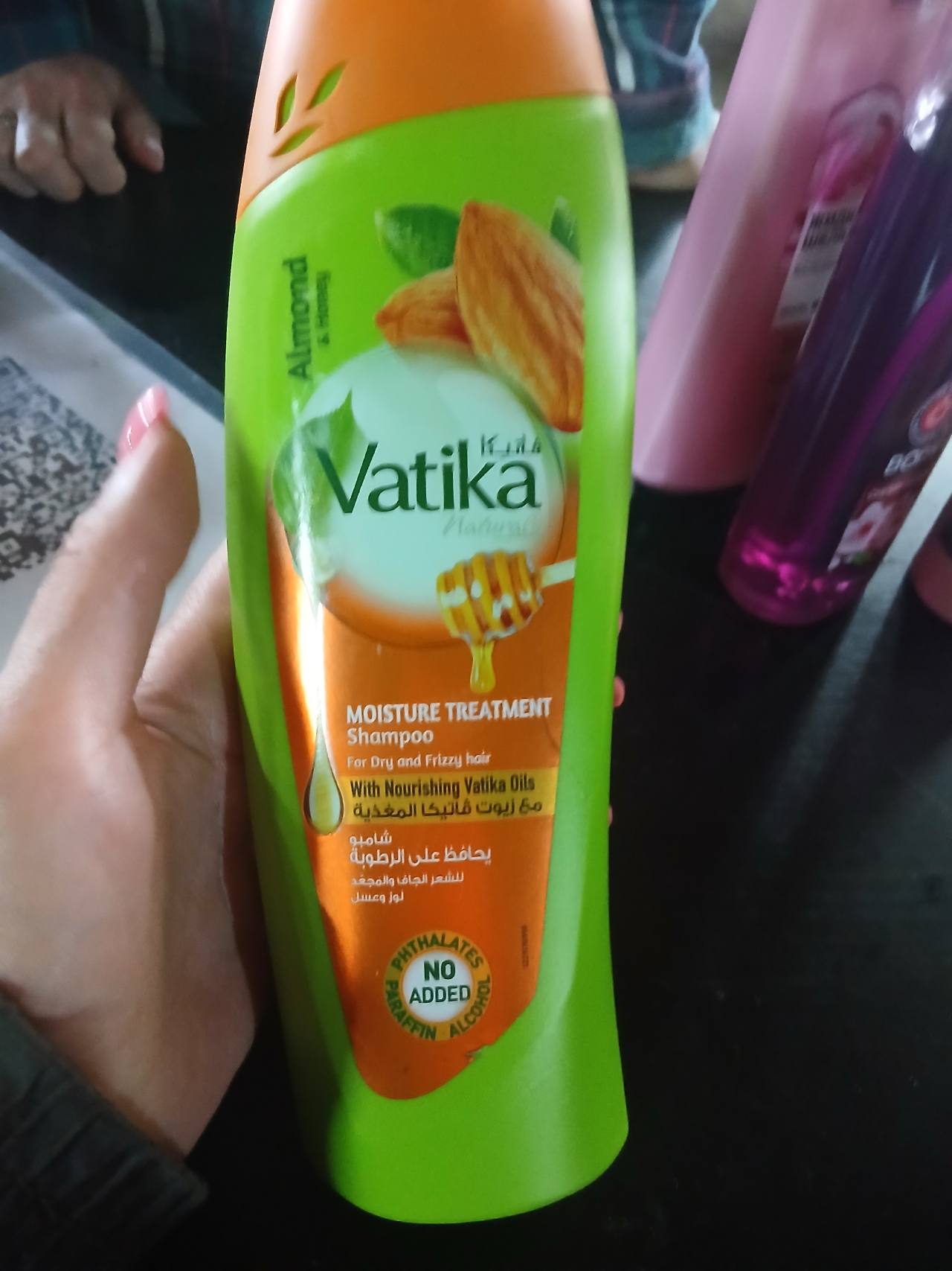 Vatika Natural Moisture Treatment Shampoo Almond & Honey