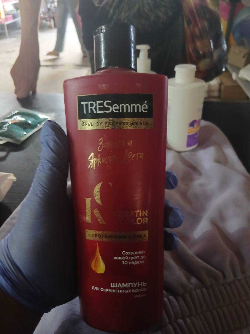 TRESemmé Шампунь для окрашенных волос с кератином и протеинами шелка