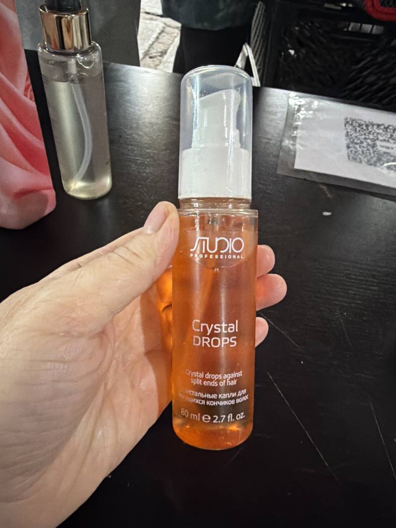 Crystal drops against split ends of hair STUDIO PROFESSIONAL