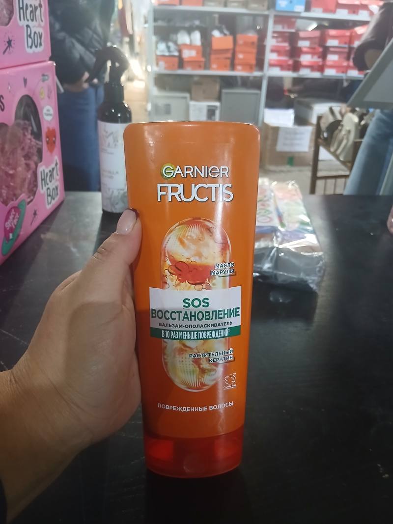 Garnier Fructis SOS Восстановление бальзам-ополаскиватель с маслом марулы