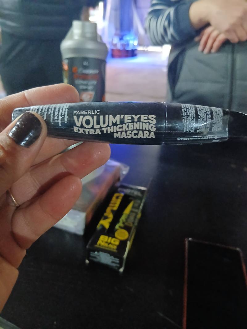 VOLUM'EYES EXTRA THICKENING MASCARA