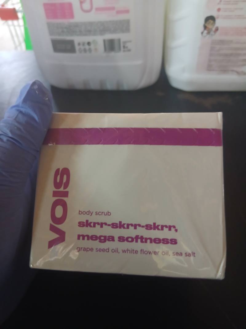 VOIS body scrub skrr-skrr-skrr, mega softness grape seed oil, white flower oil, sea salt