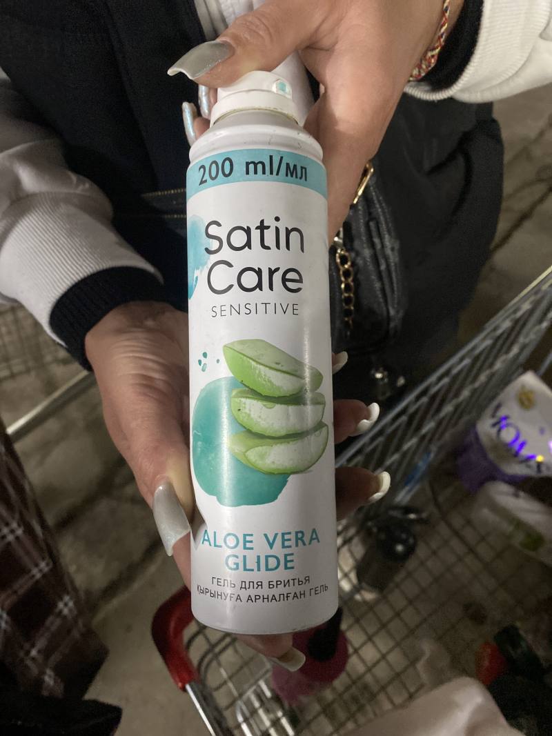 Гель для бритья Satin Care Sensitive Aloe Vera Glide